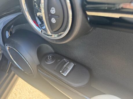 Mini Hatch 1.5 Cooper Euro 6 (s/s) 3dr 19