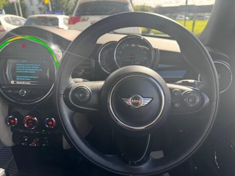 Mini Hatch 1.5 Cooper Euro 6 (s/s) 3dr 21
