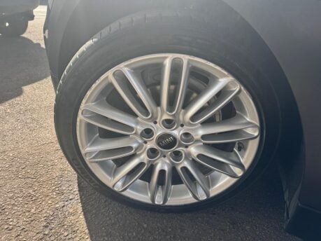 Mini Hatch 1.5 Cooper Euro 6 (s/s) 3dr 17