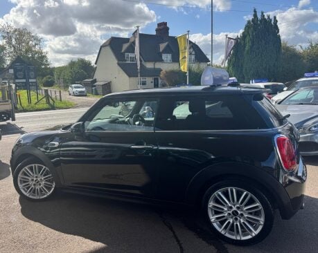 Mini Hatch 1.5 Cooper Euro 6 (s/s) 3dr 4