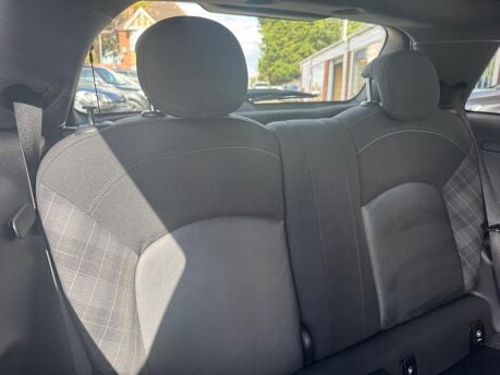 Mini Hatch 1.5 Cooper Euro 6 (s/s) 3dr 27