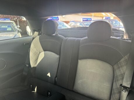 Mini Hatch 1.5 Cooper Euro 6 (s/s) 3dr 28