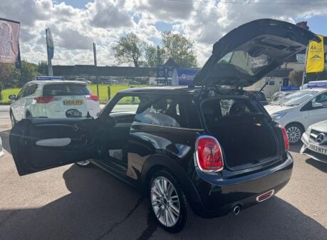Mini Hatch 1.5 Cooper Euro 6 (s/s) 3dr 33