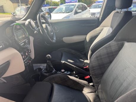 Mini Hatch 1.5 Cooper Euro 6 (s/s) 3dr 30