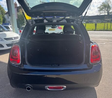 Mini Hatch 1.5 Cooper Euro 6 (s/s) 3dr 32