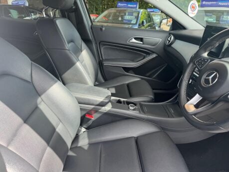 Mercedes-Benz GLA 2.1 GLA200d Sport 7G-DCT Euro 6 (s/s) 5dr 25