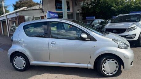 Toyota Aygo 1.0 VVT-i Ice Euro 5 5dr 8