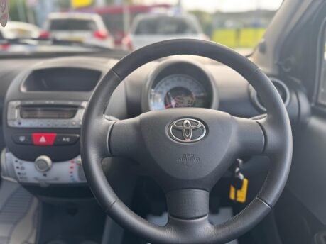 Toyota Aygo 1.0 VVT-i Ice Euro 5 5dr 20
