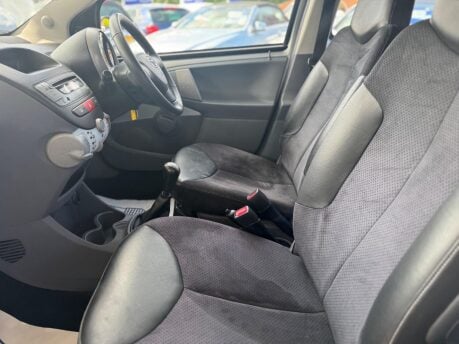 Toyota Aygo 1.0 VVT-i Ice Euro 5 5dr 29