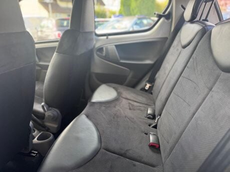 Toyota Aygo 1.0 VVT-i Ice Euro 5 5dr 27
