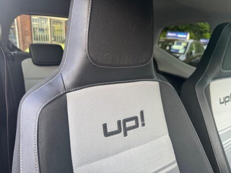 Volkswagen Up 1.0 up! Black Euro 5 3dr 7
