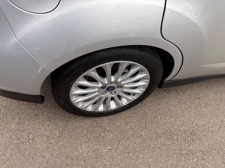 Ford C-Max 1.6 Titanium Euro 5 5dr 33
