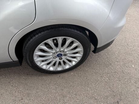 Ford C-Max 1.6 Titanium Euro 5 5dr 32