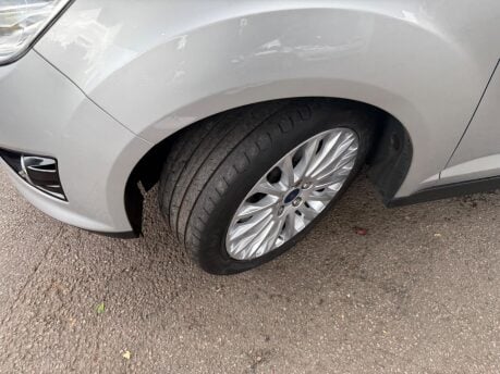 Ford C-Max 1.6 Titanium Euro 5 5dr 31