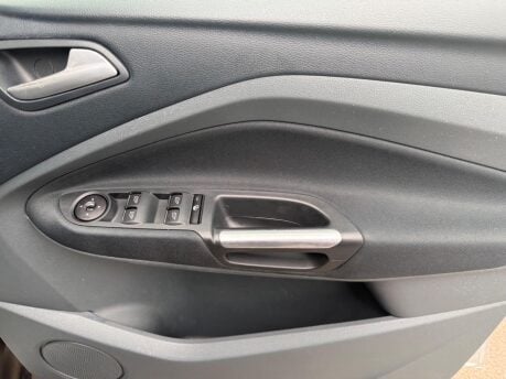 Ford C-Max 1.6 Titanium Euro 5 5dr 30