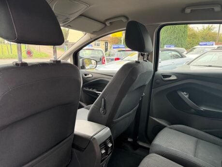 Ford C-Max 1.6 Titanium Euro 5 5dr 29