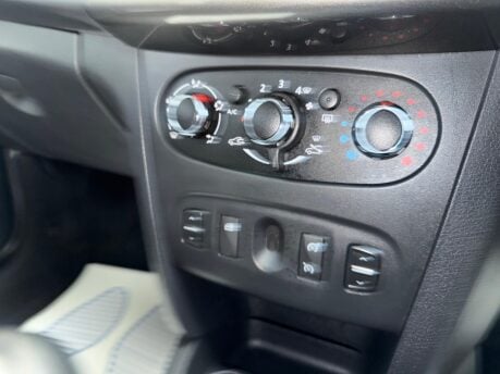 Dacia Sandero Stepway 1.5 dCi Laureate Euro 6 (s/s) 5dr 27