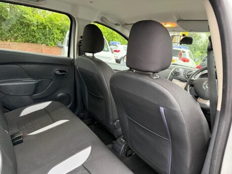 Dacia Sandero Stepway 1.5 dCi Laureate Euro 6 (s/s) 5dr 25