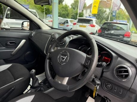 Dacia Sandero Stepway 1.5 dCi Laureate Euro 6 (s/s) 5dr 18