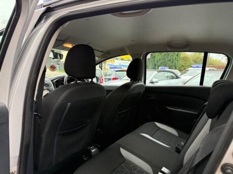 Dacia Sandero Stepway 1.5 dCi Laureate Euro 6 (s/s) 5dr 26