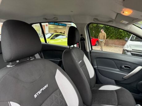 Dacia Sandero Stepway 1.5 dCi Laureate Euro 6 (s/s) 5dr 22