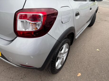 Dacia Sandero Stepway 1.5 dCi Laureate Euro 6 (s/s) 5dr 42