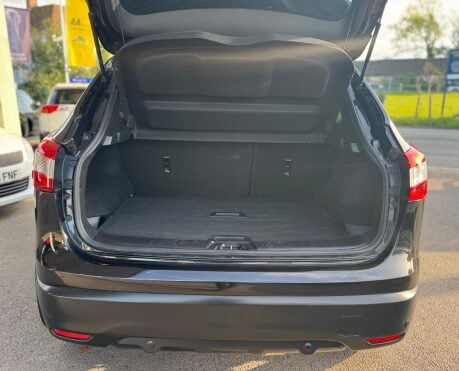 Nissan Qashqai 1.6 dCi Tekna 2WD Euro 6 (s/s) 5dr 33
