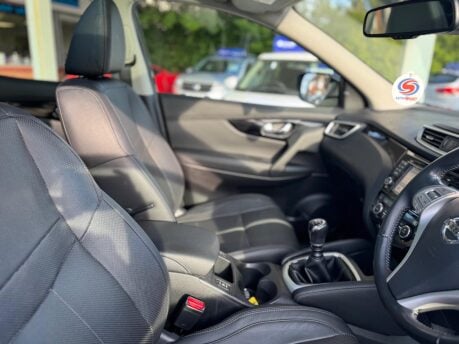 Nissan Qashqai 1.6 dCi Tekna 2WD Euro 6 (s/s) 5dr 26