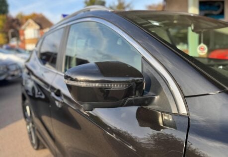Nissan Qashqai 1.6 dCi Tekna 2WD Euro 6 (s/s) 5dr 13