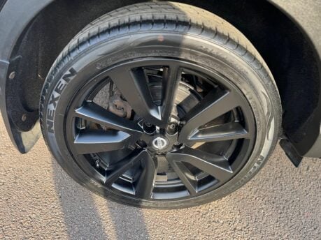 Nissan Qashqai 1.6 dCi Tekna 2WD Euro 6 (s/s) 5dr 17