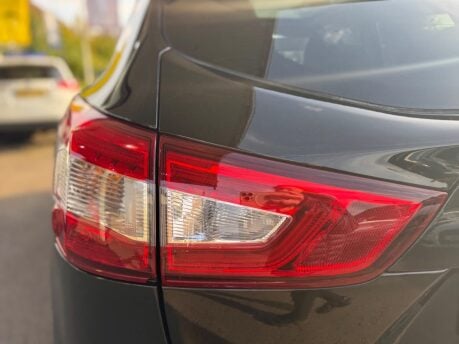 Nissan Qashqai 1.6 dCi Tekna 2WD Euro 6 (s/s) 5dr 12