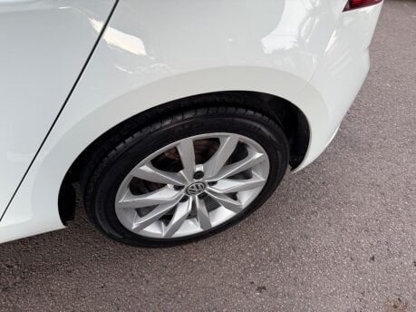 Volkswagen Golf 1.6 TDI BlueMotion Tech GT Euro 6 (s/s) 5dr 32