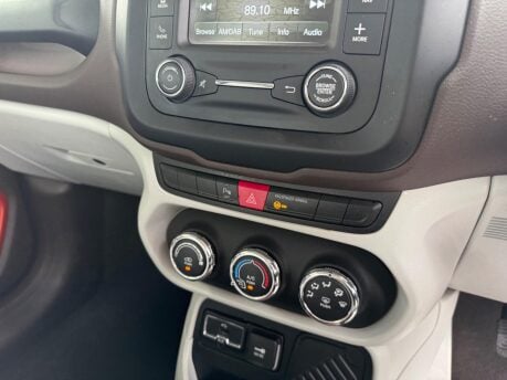Jeep Renegade 1.6 MultiJetII Longitude Euro 5 (s/s) 5dr 29