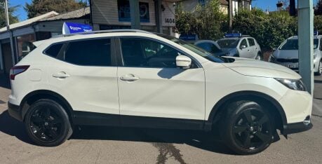 Nissan Qashqai 1.5 dCi n-tec+ 2WD Euro 6 (s/s) 5dr 8