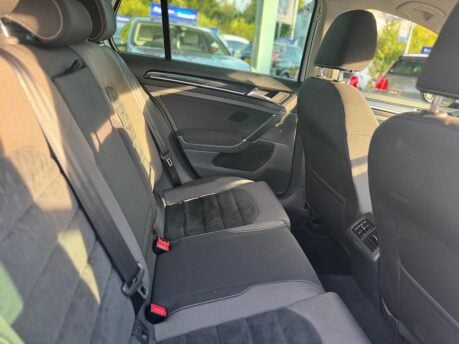 Volkswagen Golf 2.0 TDI BlueMotion Tech GT Euro 5 (s/s) 5dr 6