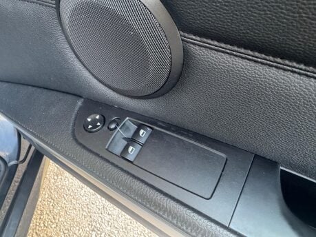BMW 3 Series 3.0 325i M Sport Highline Euro 4 2dr 17