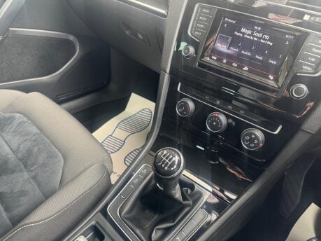 Volkswagen Golf 2.0 TDI BlueMotion Tech GT Euro 5 (s/s) 5dr 25