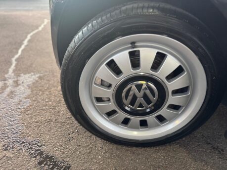 Volkswagen Up 1.0 up! Black Euro 5 3dr 15