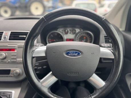 Ford Kuga 2.0 TDCi Zetec 2WD Euro 5 5dr 9