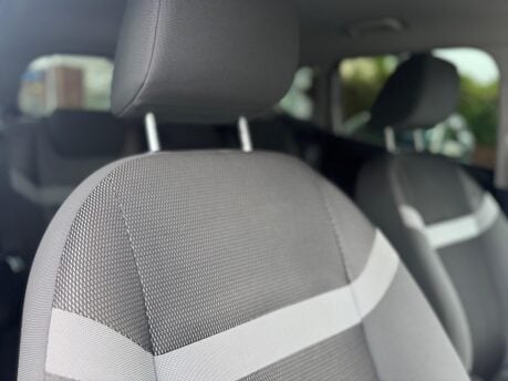 Ford Kuga 2.0 TDCi Zetec 2WD Euro 5 5dr 7