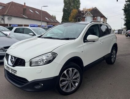 Nissan Qashqai 1.6 dCi Tekna 2WD Euro 5 5dr (AVM)