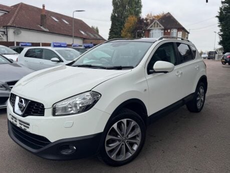 Nissan Qashqai 1.6 dCi Tekna 2WD Euro 5 5dr (AVM) 1