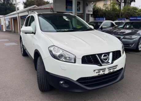 Nissan Qashqai 1.6 dCi Tekna 2WD Euro 5 5dr (AVM) 5