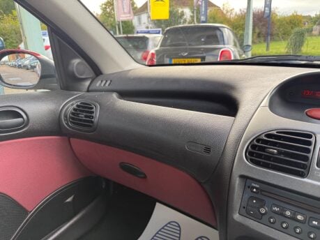 Peugeot 206 1.4 8v S 5dr (a/c) 17