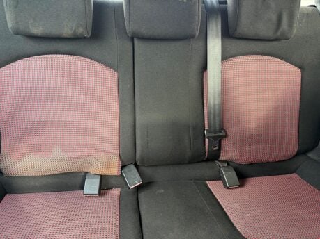 Peugeot 206 1.4 8v S 5dr (a/c) 31