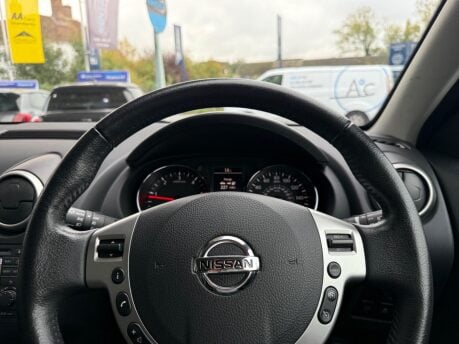 Nissan Qashqai 1.6 dCi Tekna 2WD Euro 5 5dr (AVM) 34