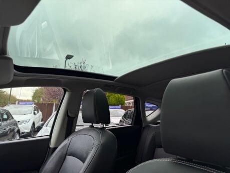 Nissan Qashqai 1.6 dCi Tekna 2WD Euro 5 5dr (AVM) 22