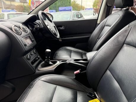 Nissan Qashqai 1.6 dCi Tekna 2WD Euro 5 5dr (AVM) 36
