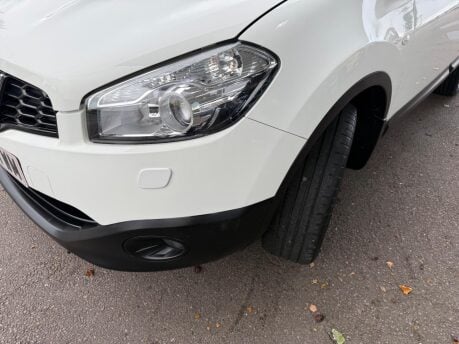Nissan Qashqai 1.6 dCi Tekna 2WD Euro 5 5dr (AVM) 38