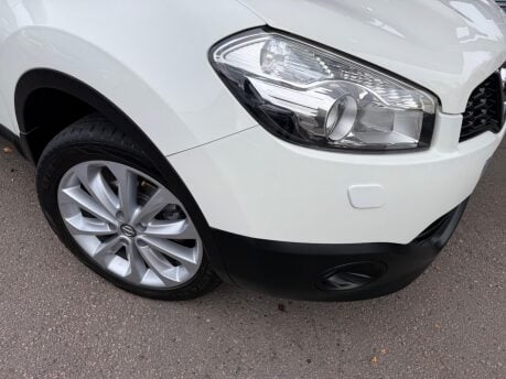 Nissan Qashqai 1.6 dCi Tekna 2WD Euro 5 5dr (AVM) 37